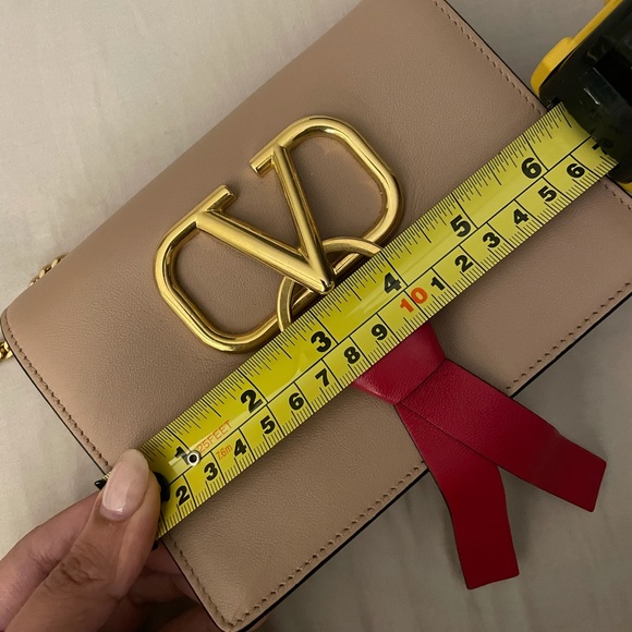 Valentino Garavani VLogo Chain Bag - Picture 5 of 13